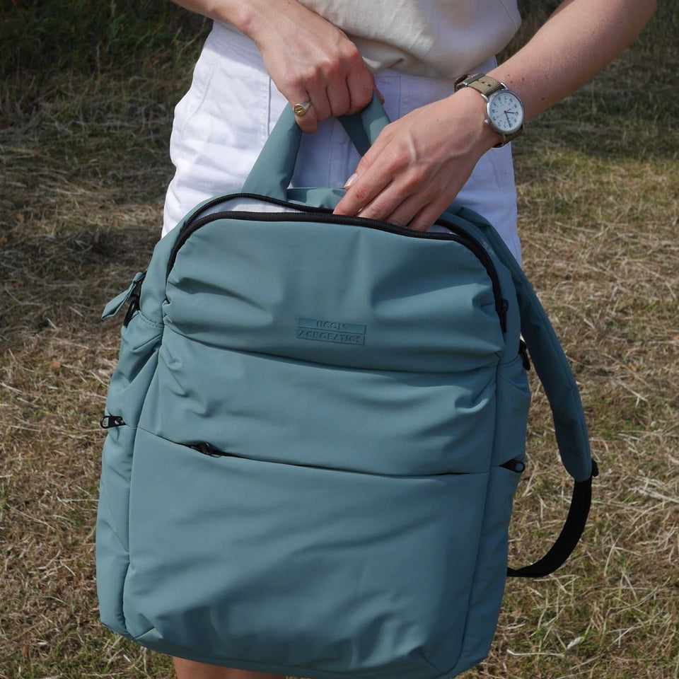 Meet Posuto: From Desk to Departure - One Bag, Three Ways to Wear It