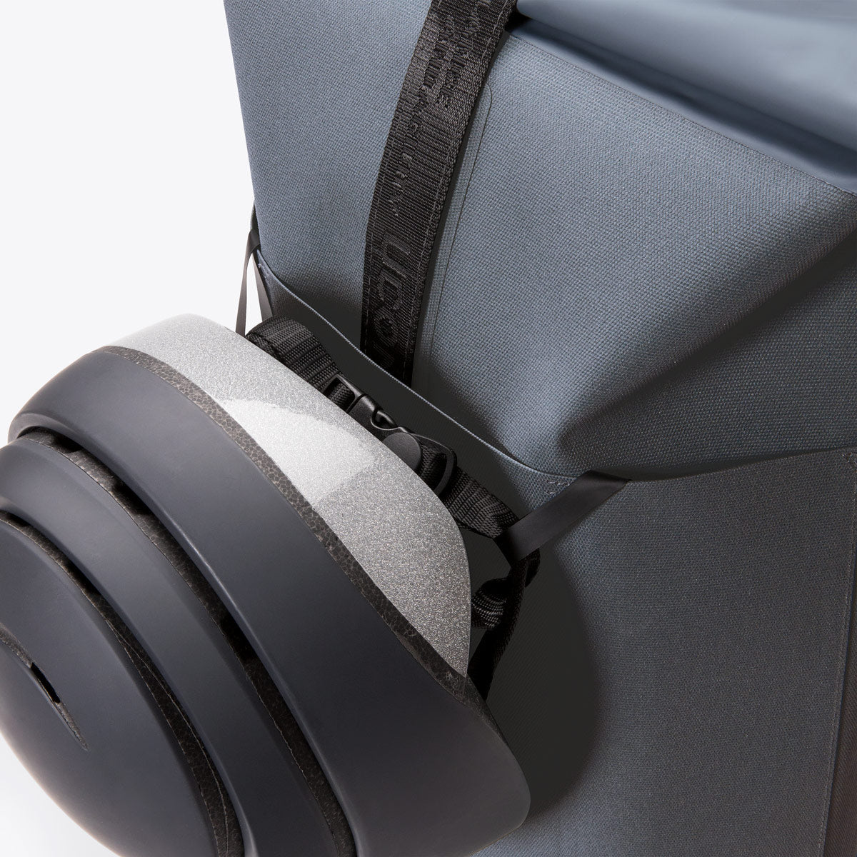 Hajo Roll-Top Backpack - Ocean Blue Reflective / Medium