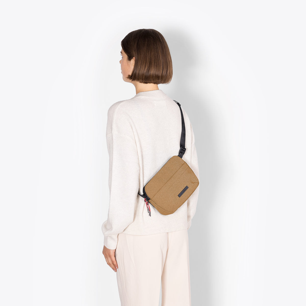Melvin Crossbody Bag - Dark Sand Reflective / Medium