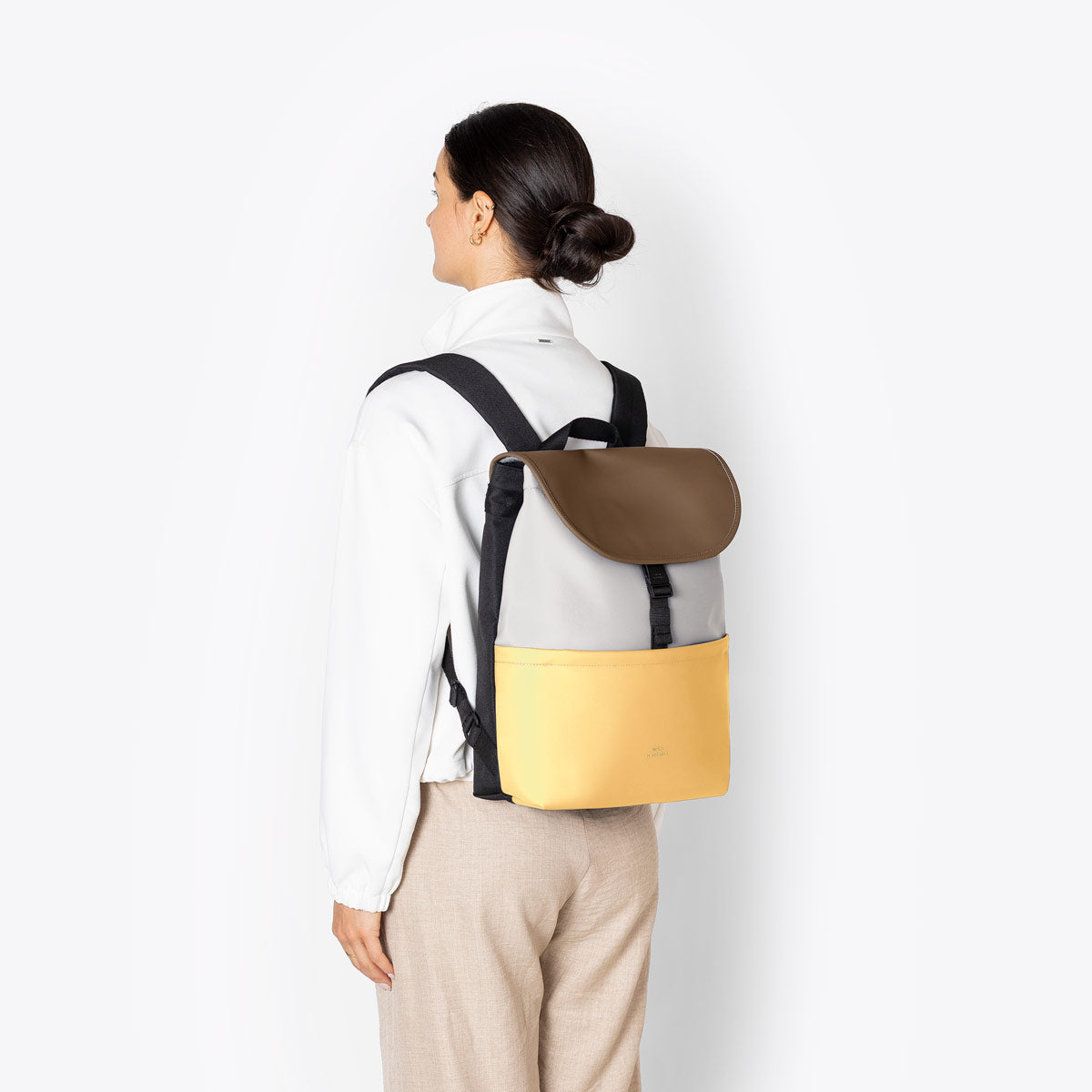 Mion Flap-Top Backpack - Glacier Grey - Lemon