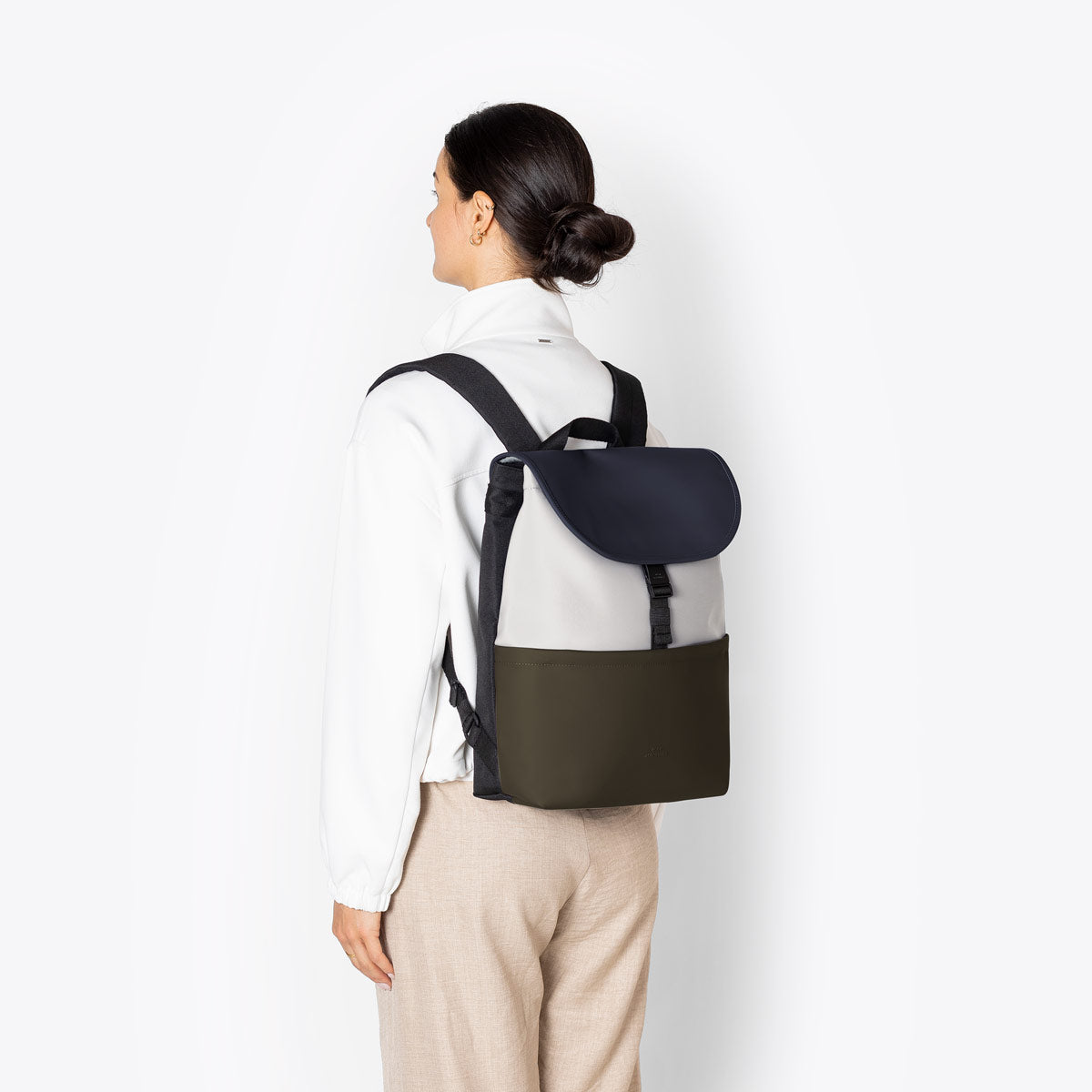 Mion Flat Top Backpack - Glacier Grey - Olive