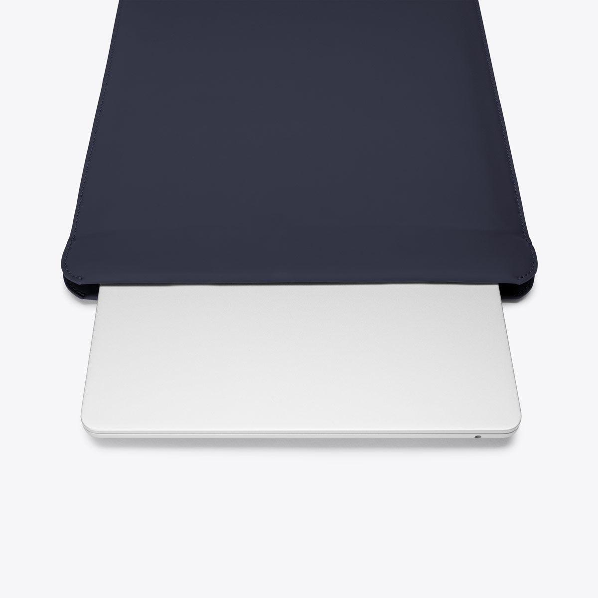 Sora Laptop Sleeve - Dark Navy / Medium
