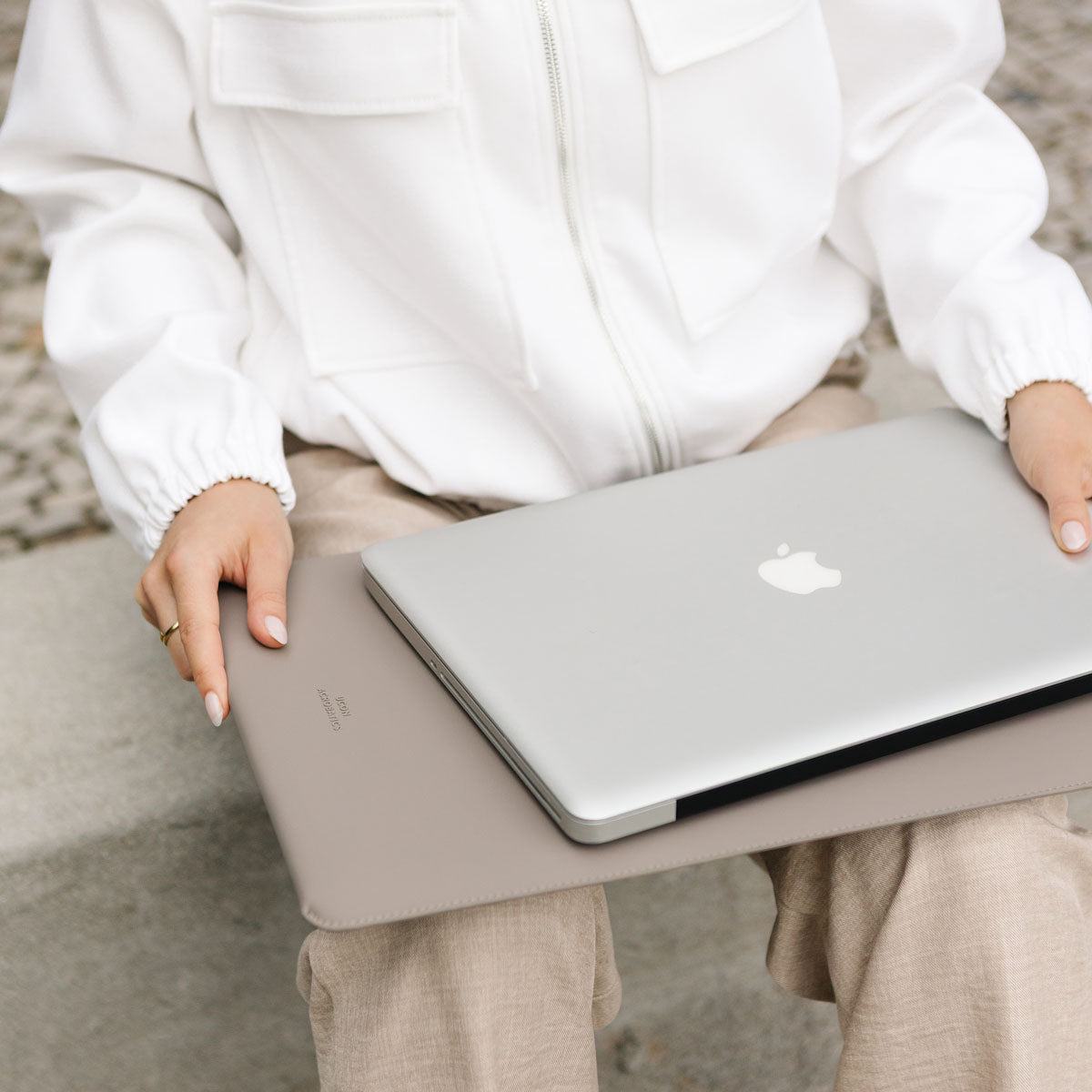 Sora Laptop Sleeve - Dark Sand / Medium