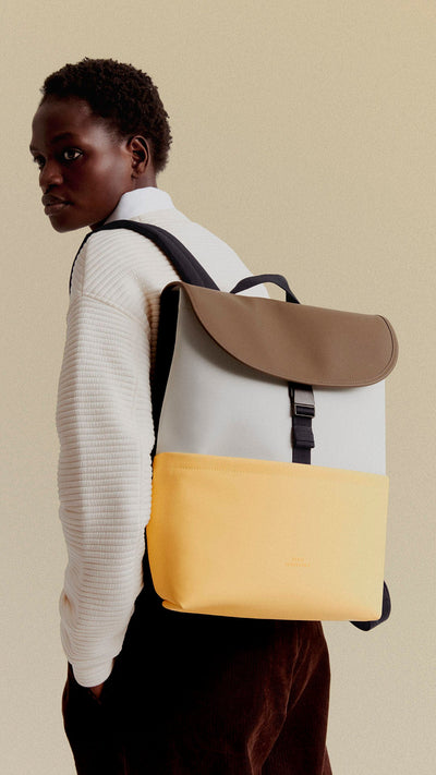 Buckled flap top