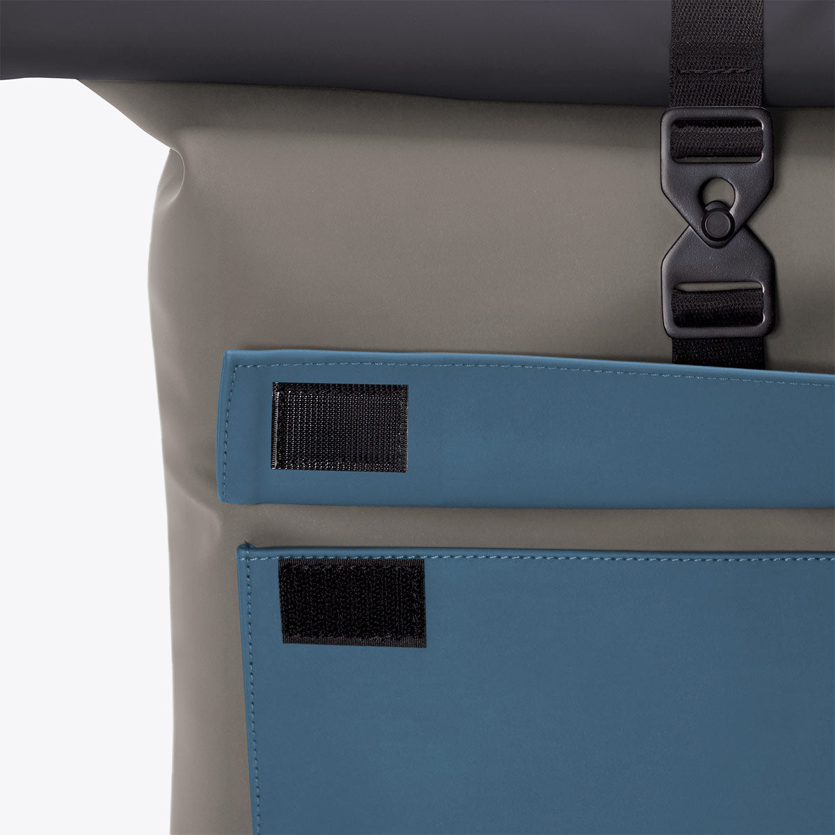 Jasper Roll-Top Backpack - Dark Grey - Petrol / Medium